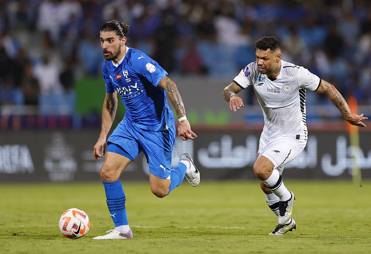 Newcastle Eye ‘Shock Swoop’ For £300K p/w Midfielder Who Was Previously A Target For Arsenal And Man United