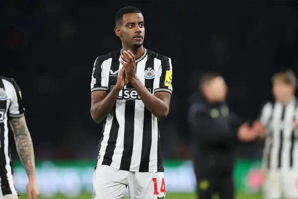 “He’ll Have A Chance” – Howe Confirms Newcastle Could Have Key Player Back For Chelsea Clash