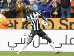 'This Guy Is Happy Where He Is Now" - Cisse Says Newcastle Ace Could Stay Despite Links To PL Rival