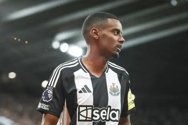 Journalist Makes Alexander Isak Claim As Newcastle Make £62.5M Forward Their “Top Transfer Target”