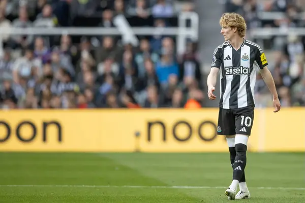 Liverpool And Arsenal Are Both ‘Admirers’ Of Newcastle Star – And It Isn’t Alexander Isak – Report