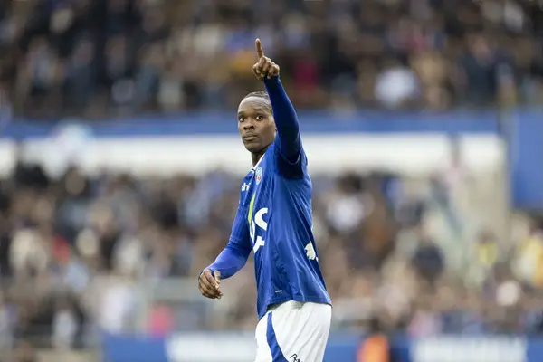 Newcastle Tipped To ‘Raise The Stakes’ In Transfer Battle As Chelsea ‘Push’ To Snap Up 14 Goal Striker